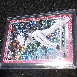 Bryan De la cruz topps chrome serial card 205/350 2022 rc pink and purple